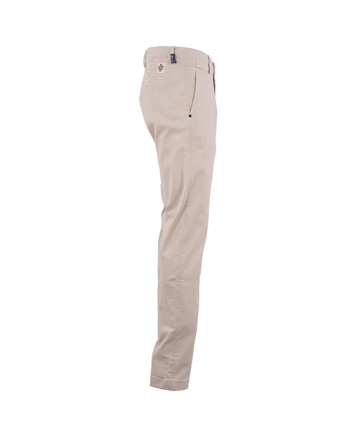 shop JACOB COHEN  Pantalone: Jacob Cohen pantaloni chino Bobby.
Pantaloni Bobby chino slim fit a vita bassa.
Tessuto diagonale di lyocell e cotone stretch tinto in capo tortora.
Salpa quadrata in pelle scamosciata grigio medio. 
Logo in metallo con finitura canna di fucile.
Bottone smaltato opaco con motivo circolare e logo 3D, finitura terra.
Patta interna ricamata con nome del pantalone e citazione del fondatore.
Composizione: 49% lyocell, 49% cotone, 2% elastan/spandex.
Made in Italy.. P0001 S4216-A81 number 9230094